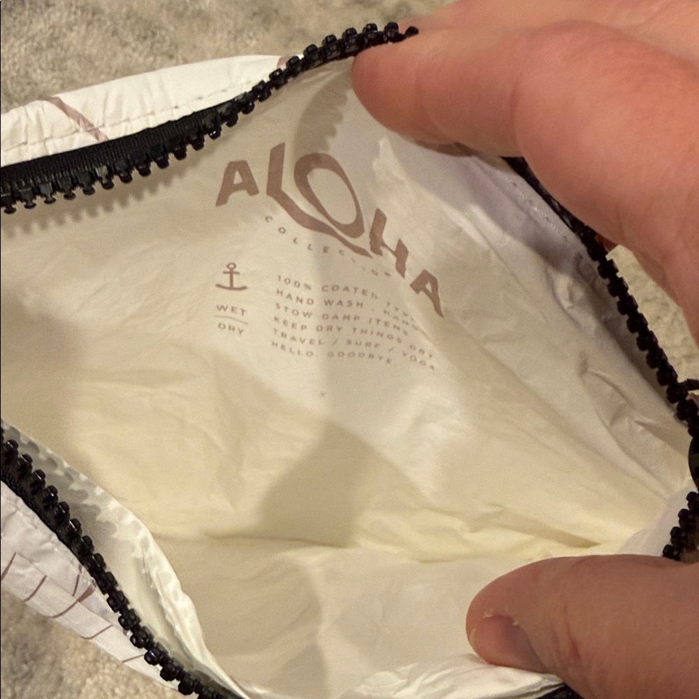 ALOHA Collection Rose Gold Palm Bag NWT Small Rose Gold NWT - Picture 4 of 4